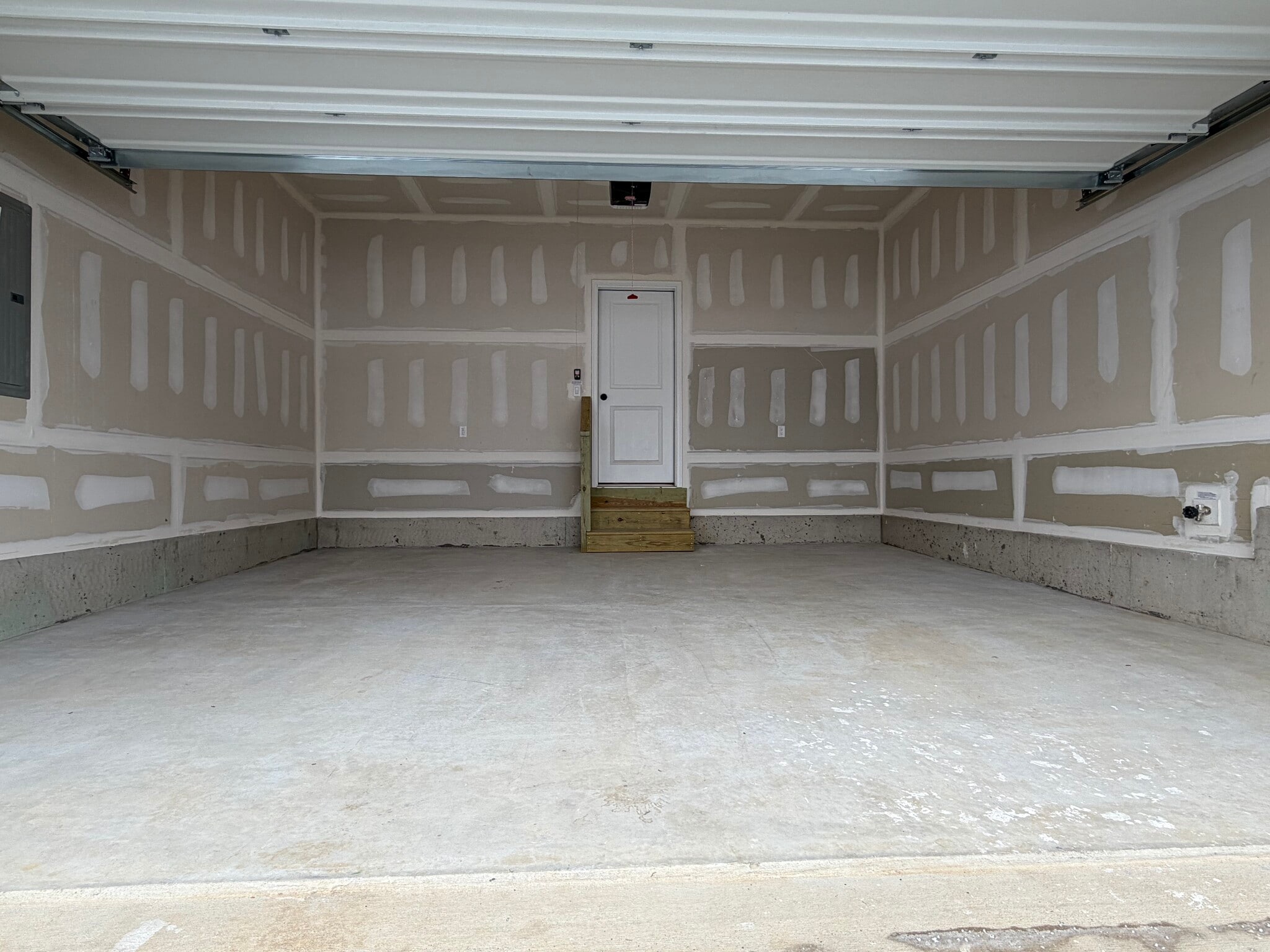 Building Photo - 27 Butternut Dr