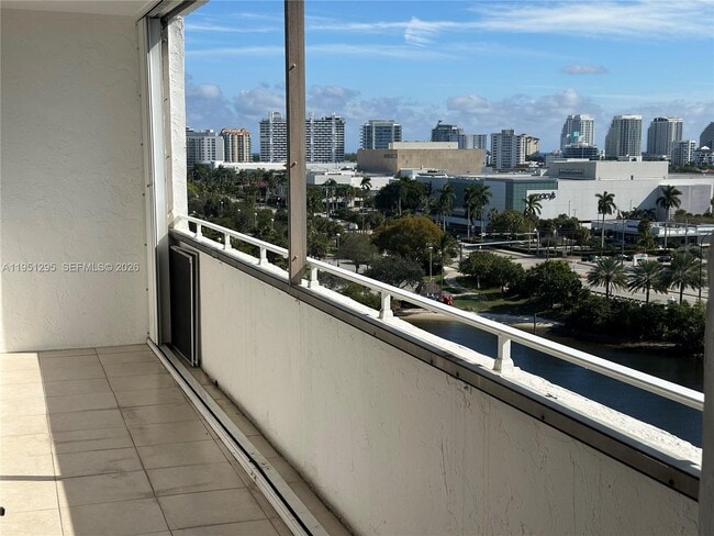 Building Photo - 1170 N Federal Hwy