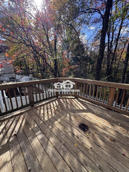 Building Photo - 7614 Bluff Point Ln