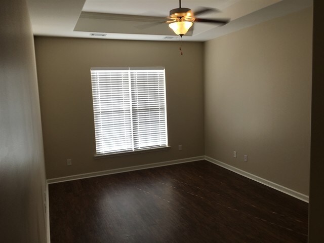 Building Photo - 103 Cumberland Way