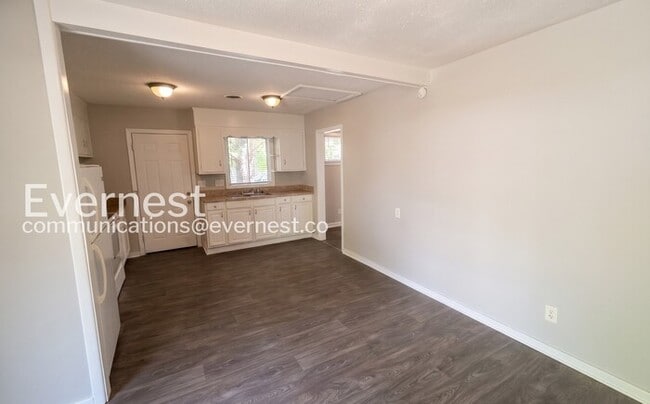 Building Photo - 224 13th Ave NE