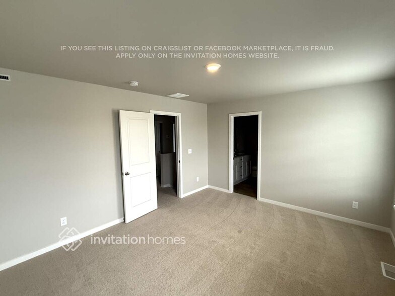 Building Photo - 7211 Dolores Ave