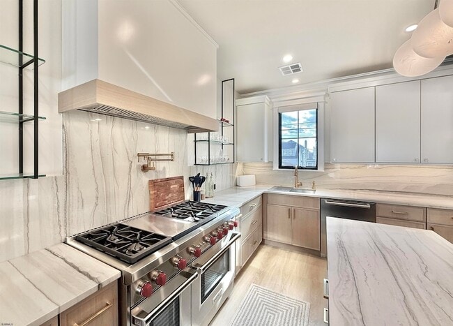 Building Photo - 100 S Frontenac Ave