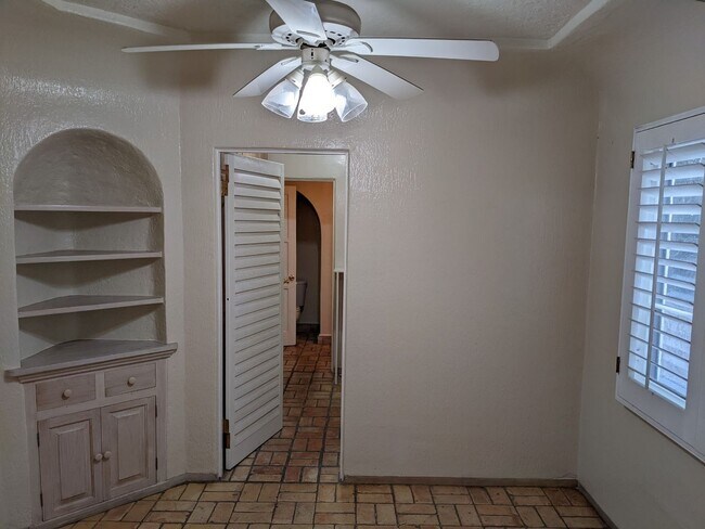 Building Photo - 316 Park Ave