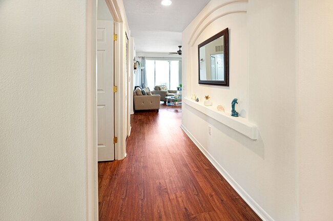 Building Photo - Spacious FURNISHED 3 Bed 2 Bath Condo In P...