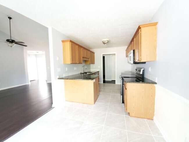 Building Photo - 837 Stone Cross Dr