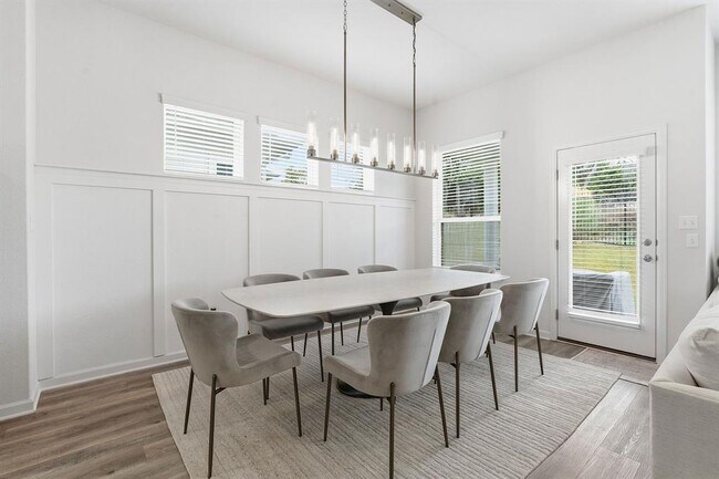 Building Photo - 823 Hazy Hills Loop