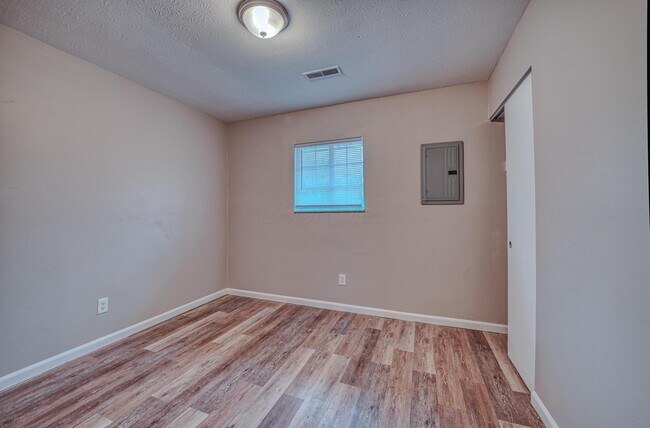 Building Photo - 2735 Joyce Ave