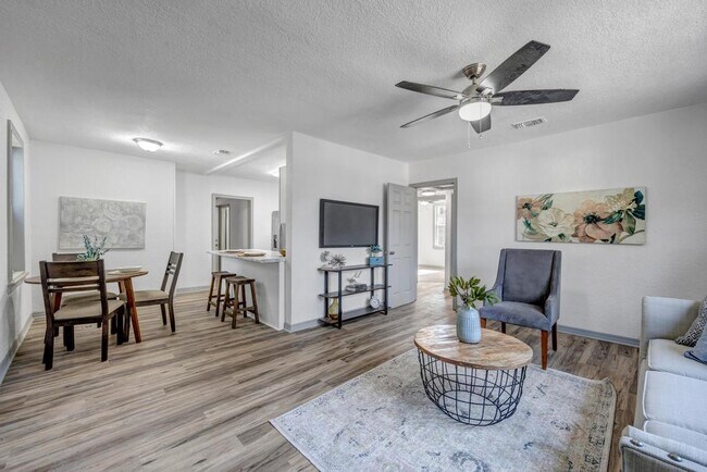 Building Photo - 8025 Paul Jones Dr