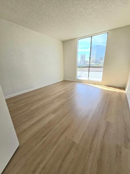 Building Photo - 3062 W. Fourth Street, Unit 308