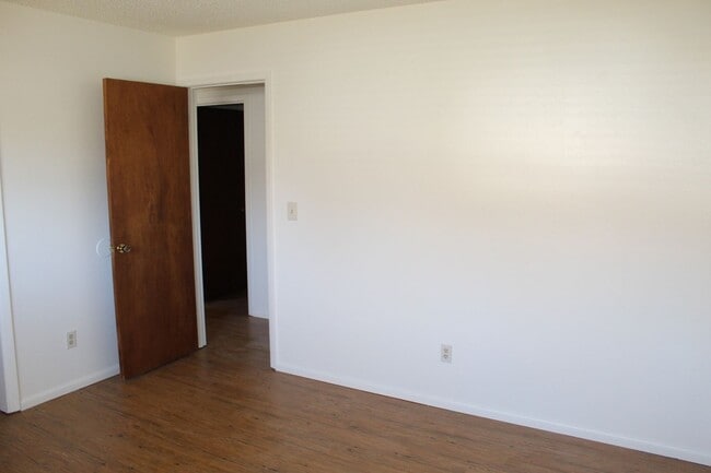 Building Photo - 6520 Climax Ave