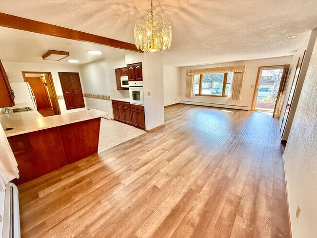 Building Photo - 4 Bedroom - 2 Bath Ranch Style Home with 2 car attached garage in Loveland, Colorado