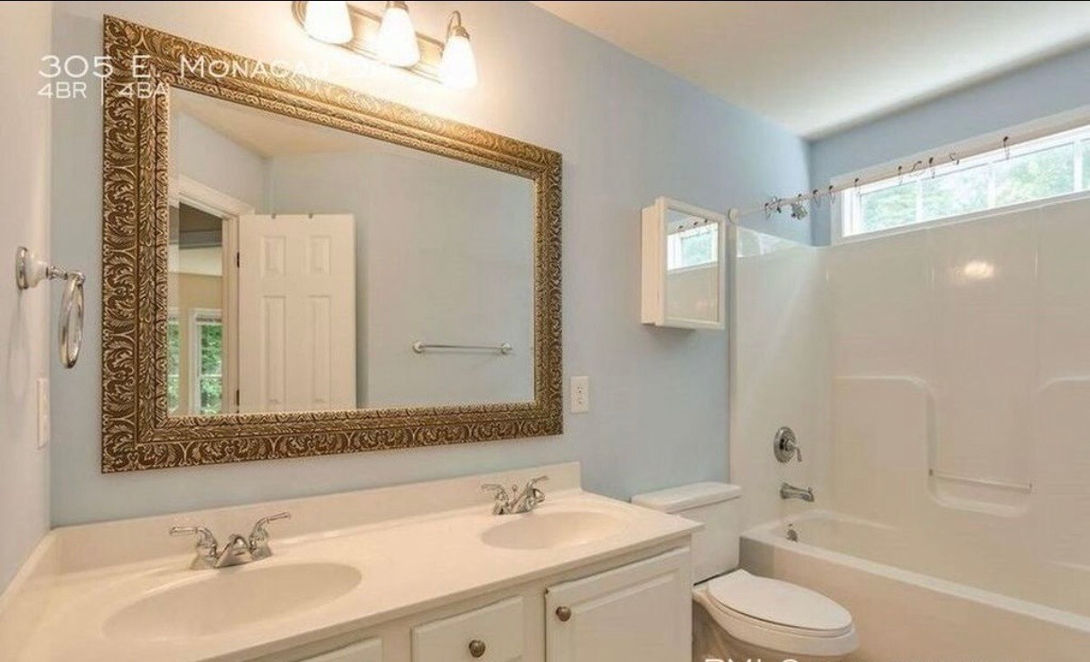 Building Photo - 305 E Monacan Dr