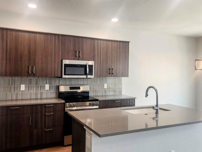 Building Photo - 1967 S Saltbrush Wy