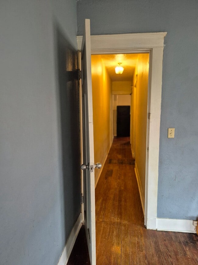 Building Photo - 2737 Wisteria St