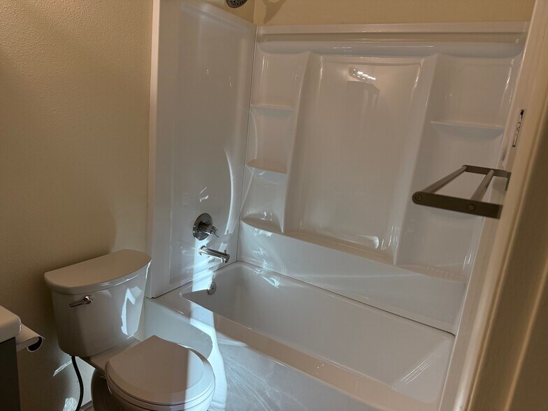 Bathroom - 6293 SW Valley Ave