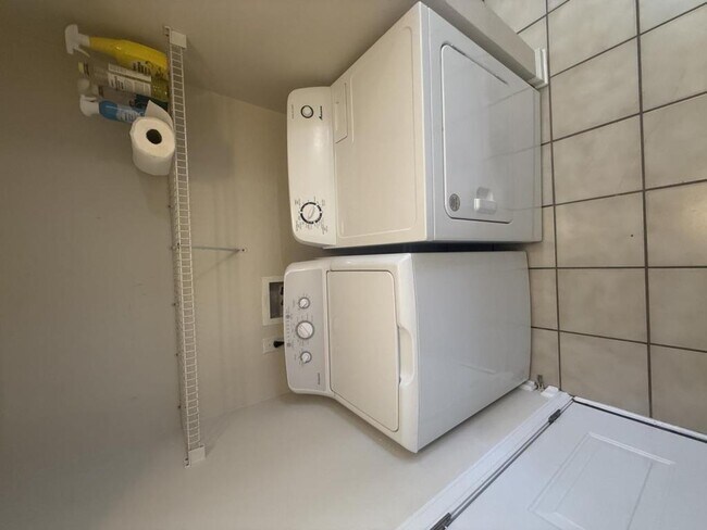 Building Photo - 260 McKendree Ln