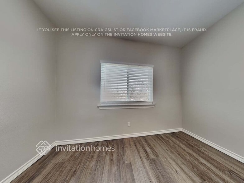 Building Photo - 1944 Melrose St