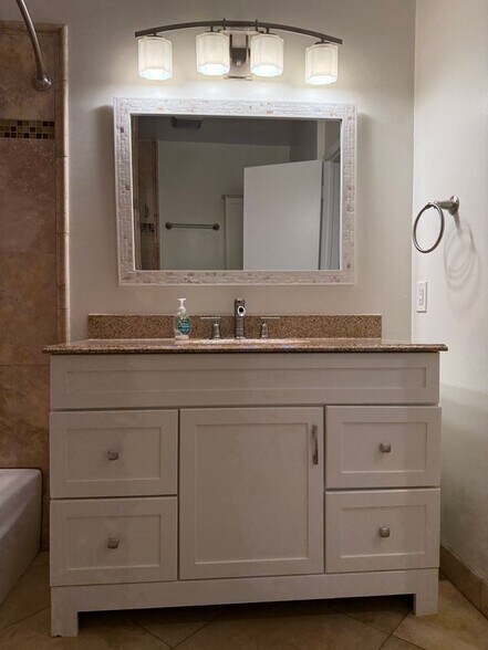 Building Photo - 8710 Delgany Ave