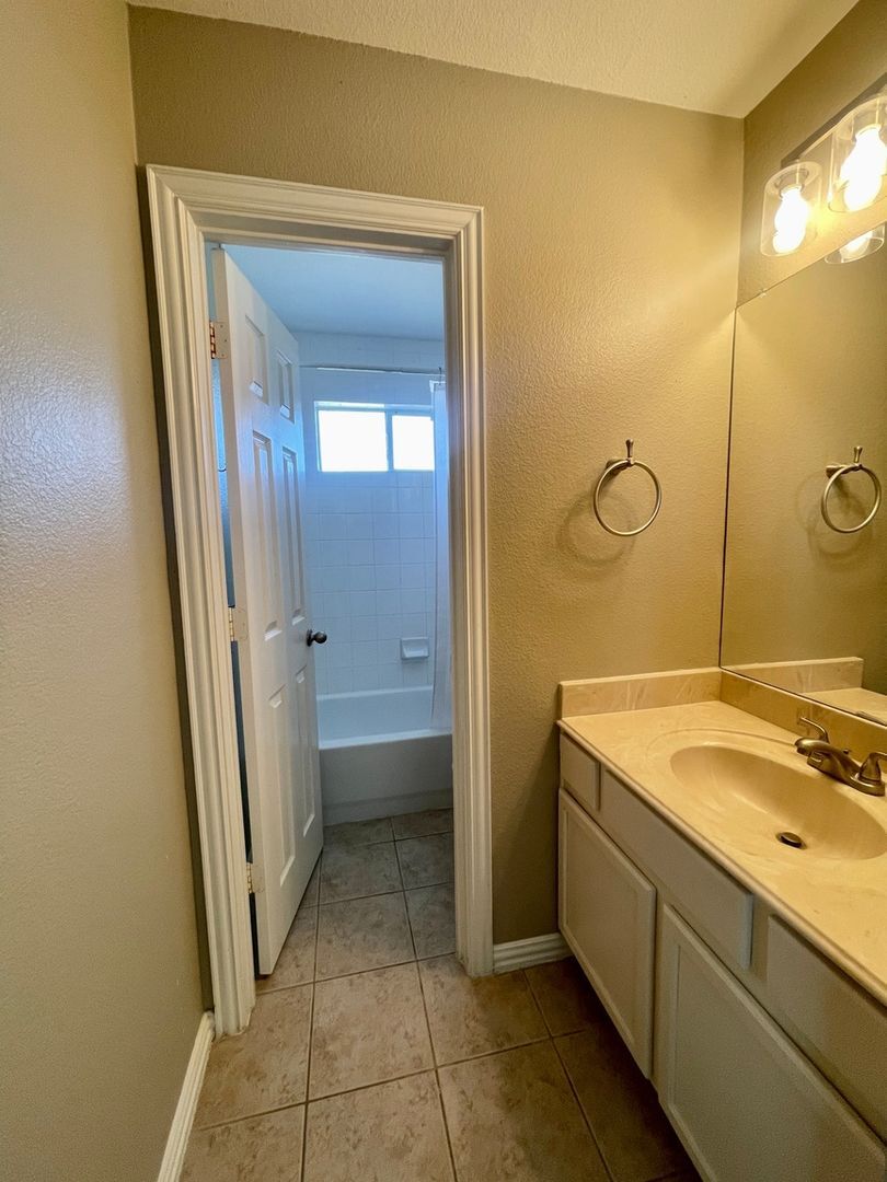 Building Photo - 1965 Timber Oaks Dr