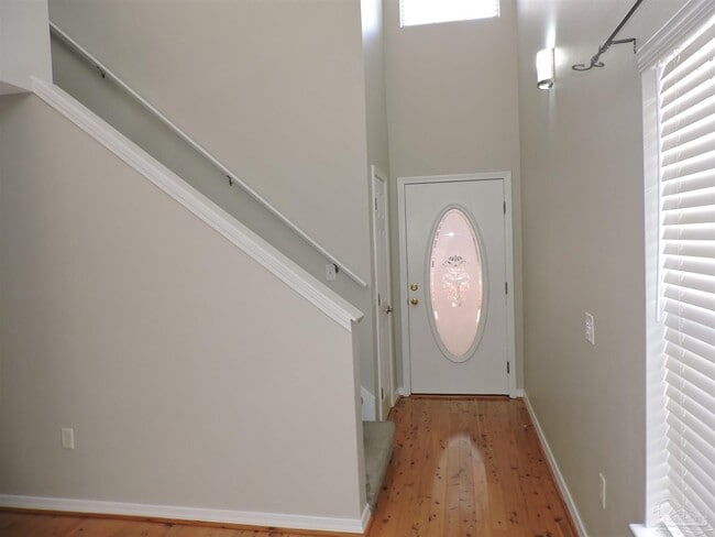 Building Photo - 6298 Cottage Woods Dr