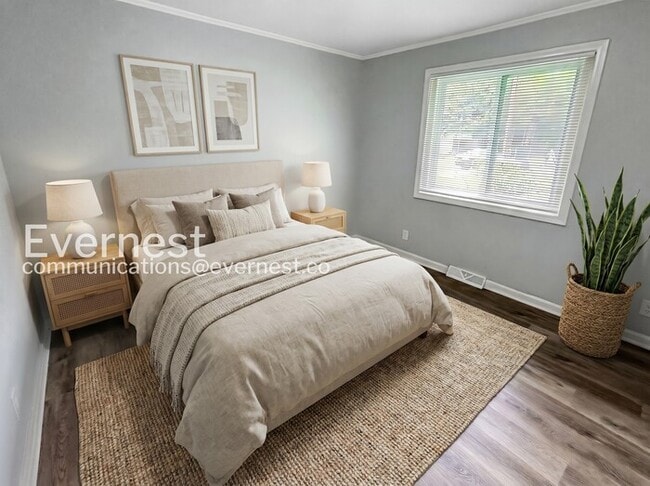 Building Photo - 2741 Mary Ave