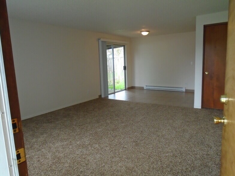 Building Photo - 4732 Cougar Ct SE
