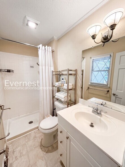 Building Photo - 1231 Willowlake Ct