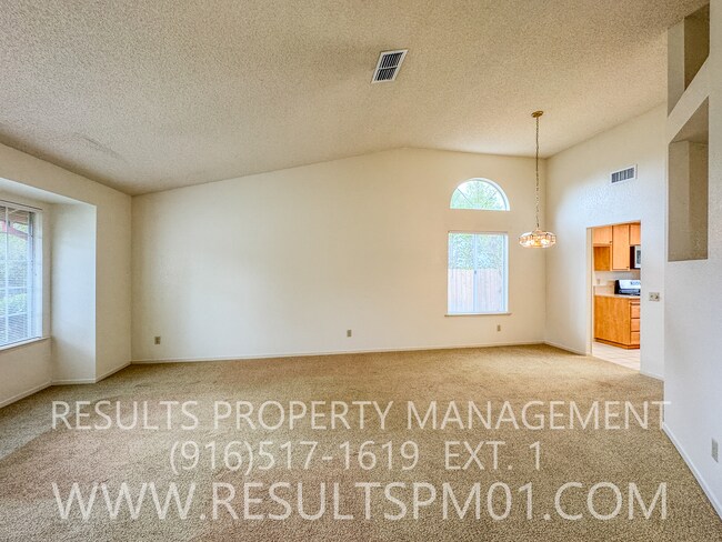 Building Photo - Stanford Ranch 3 Bedroom beauty!