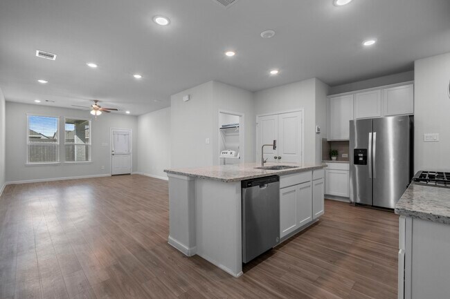 Building Photo - 12927 California Palm Ct