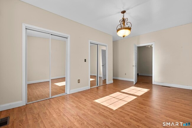 Building Photo - 242 Prospect St