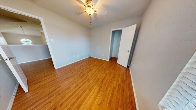 Building Photo - 9960 Thomas Jefferson Dr