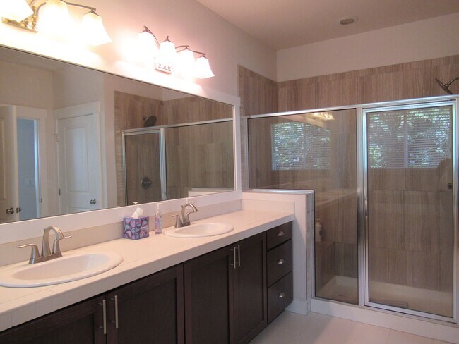 Building Photo - One level 2 bedroom, 2 bathroom home in North Bend