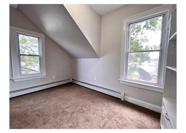 Building Photo - Beautiful and Lovely House in South of Hartford