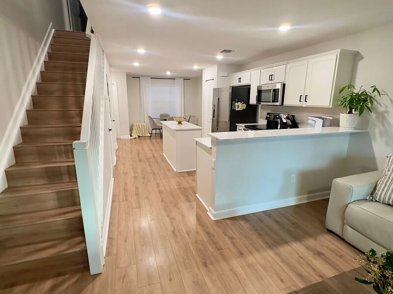 Building Photo - 5049 Genove Pl