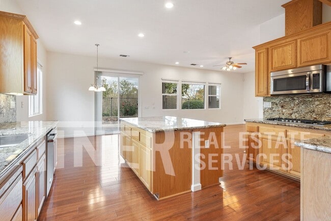 Building Photo - 6025 CreekBerry Wy