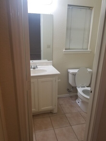 Building Photo - 5401 N 15th St