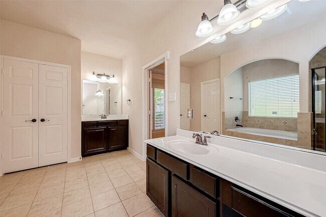 Building Photo - 3530 Buchanan Hill Ln