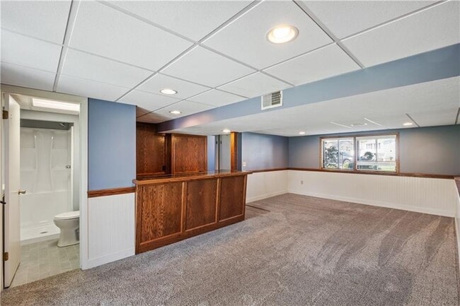 Building Photo - 16 Wheatfield Dr