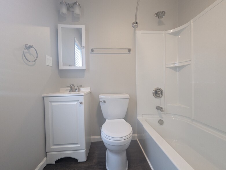 Building Photo - 508 Cherry Ln