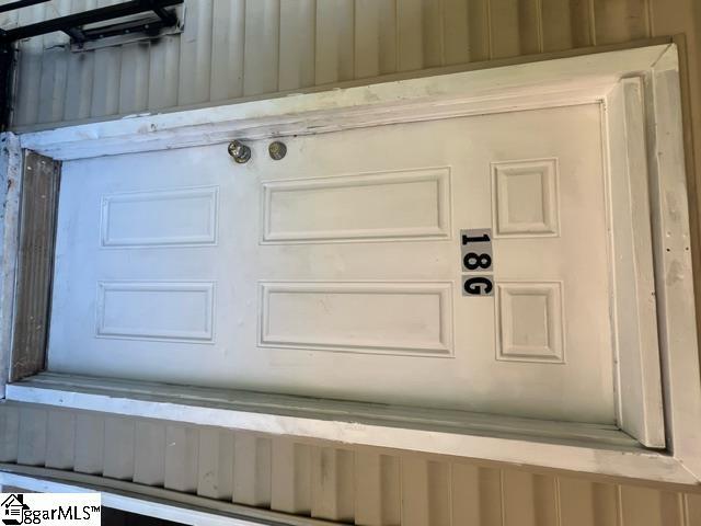 Building Photo - 18 Lake Dr