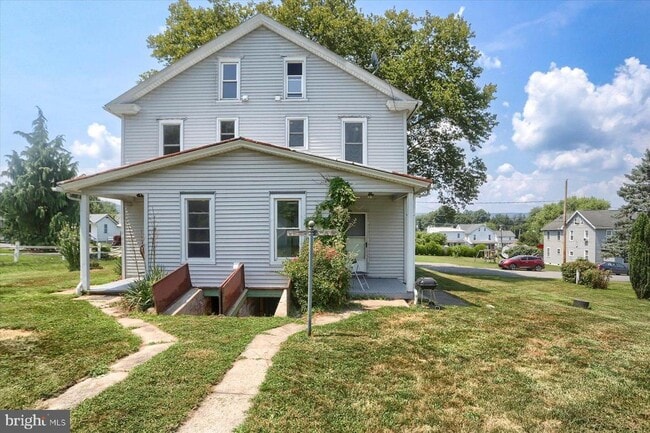 Building Photo - 115 3rd St