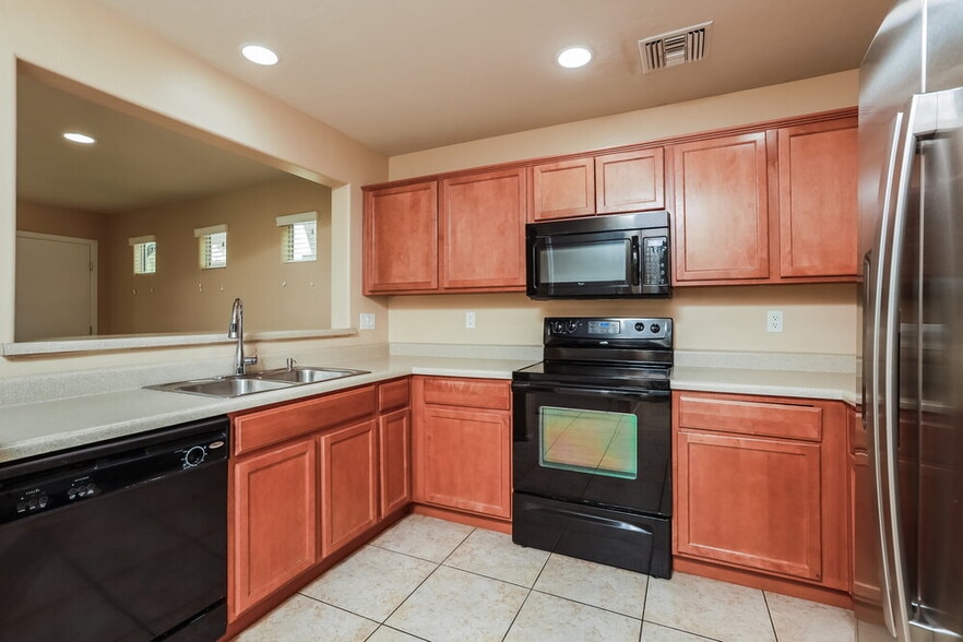 Building Photo - 10992 E Gray Mare Trail