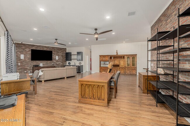 Building Photo - 7002 E Aster Dr