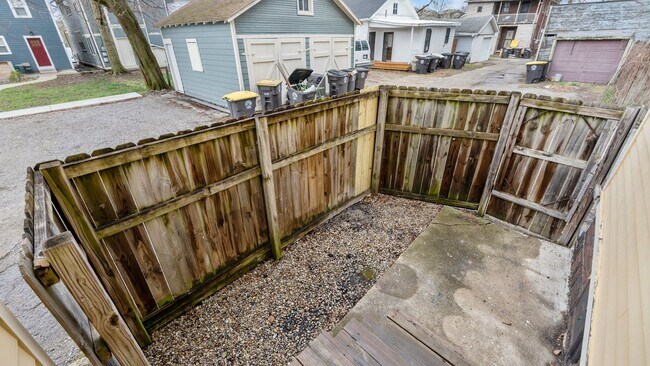 Building Photo - Single-family historic home in West Central with porch and private courtyard.