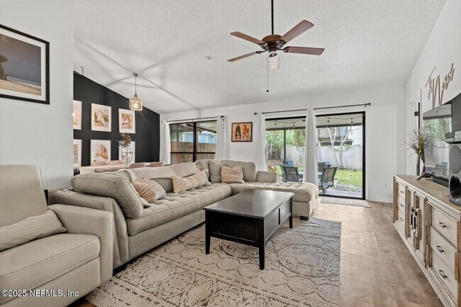 Building Photo - 9709 Fawn Brook Cir N