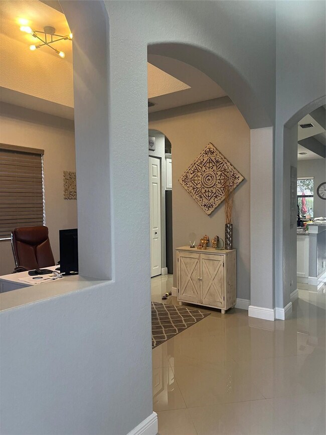 Building Photo - 12200 NW 77th Manor