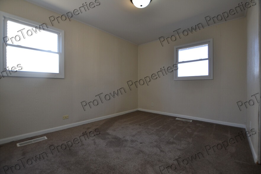 Building Photo - 1251 W Marion St