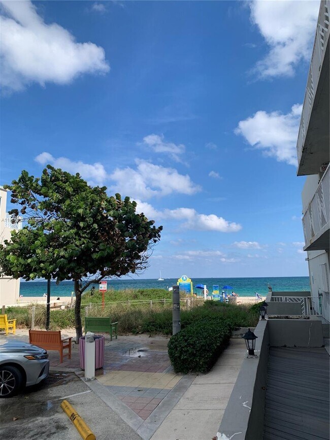 Primary Photo - 4144 El Mar Dr