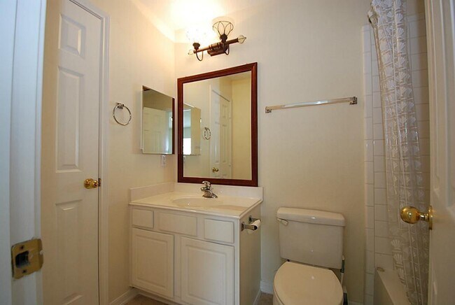 Building Photo - 9106 Memorial Pines Way
